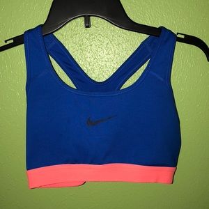 small nike sports bra